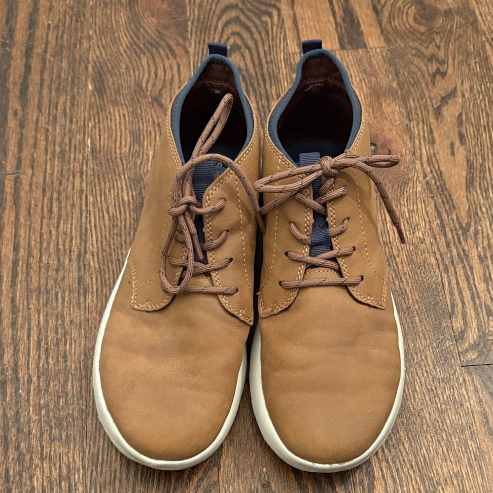 Sperry Youth size 6 Shoes
